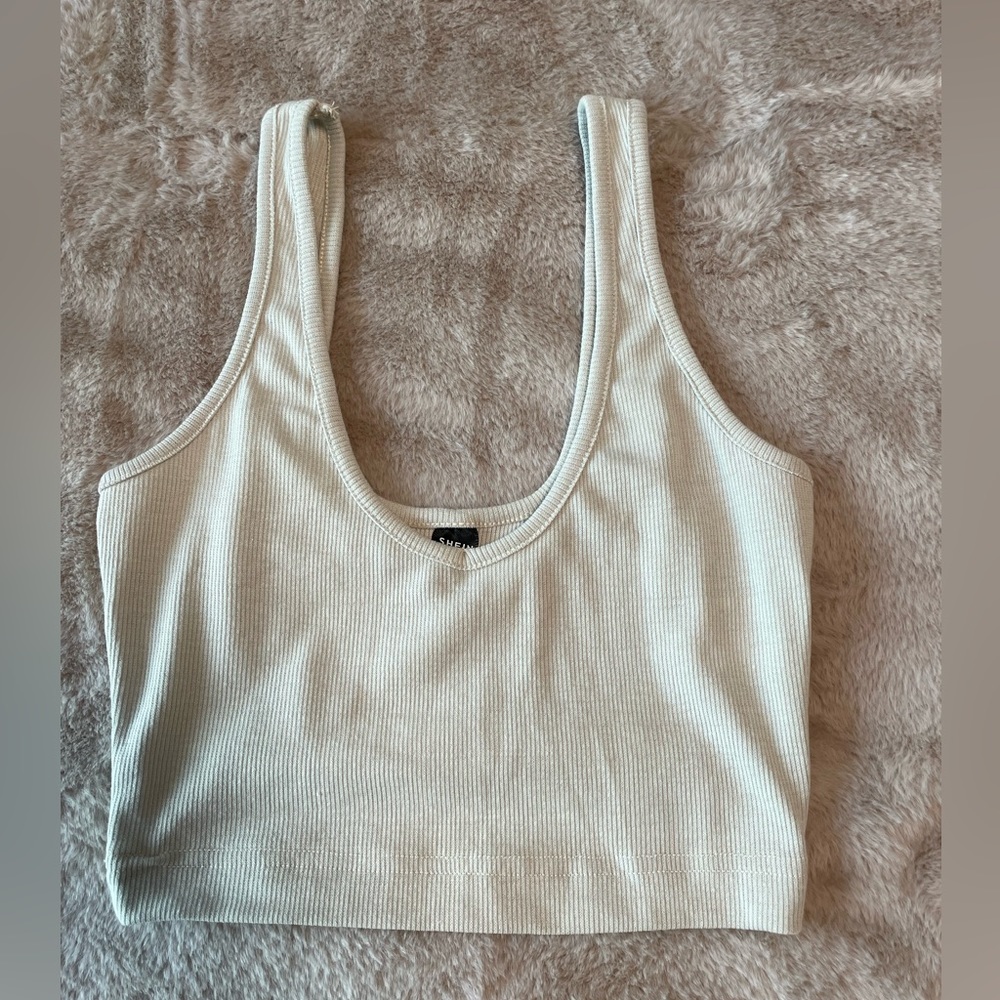 SHEIN GREEN CROPPED TANK TOP